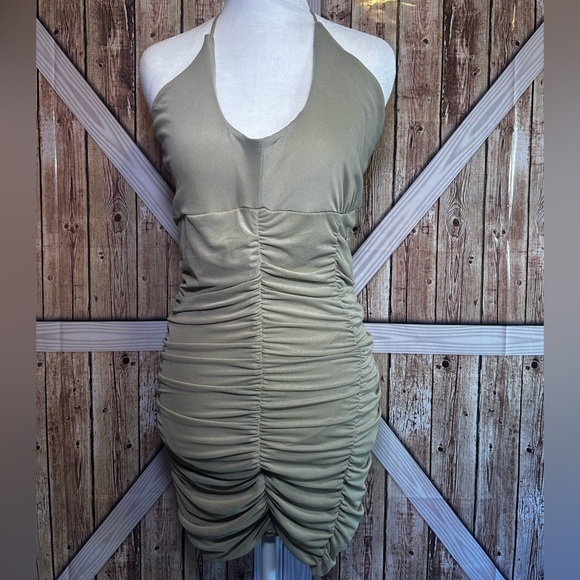 For ever 21 Stylish Halter Dress in Beige/green mini Dress size M (I) - Picture 1 of 11